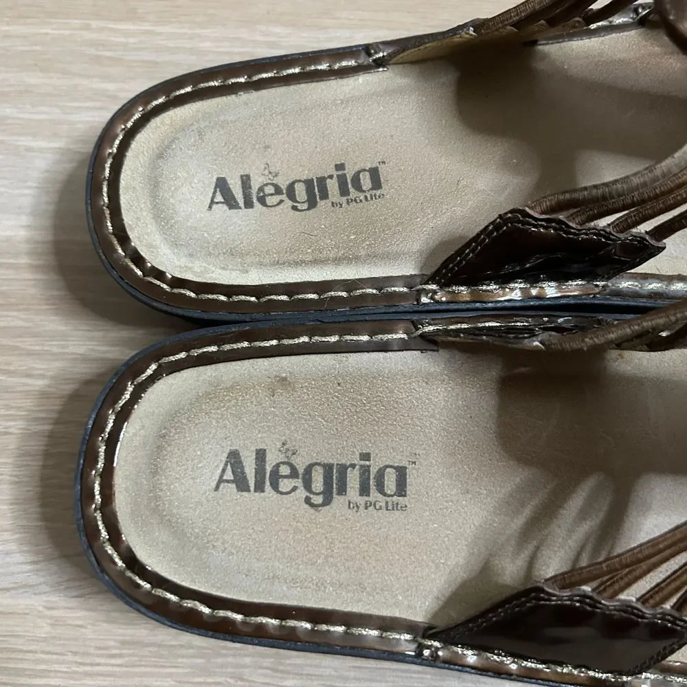 Alegria Sandals Women 42 US 11.5 Pisa Bronze Patent Leather Studs Slip On Slides